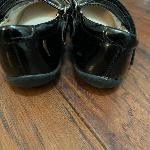 Next brand 7 Toddler Black Patent Ballet Flats Scallop Detail Holiday Classic - Picture 4 of 6